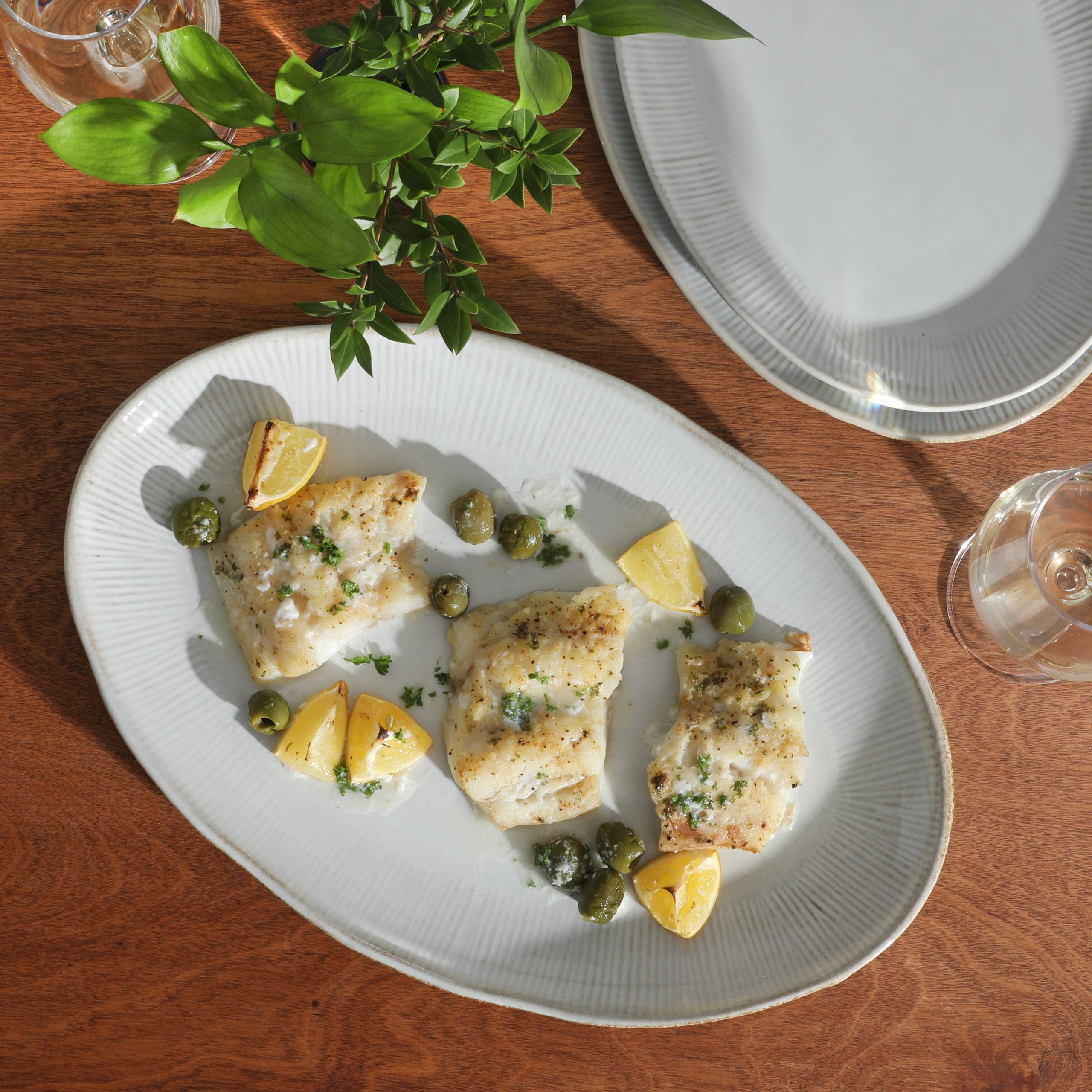 Gibson Elite Sandy Pines 3 Piece Oval Platter Set, 15.7”, 13.75” & 12” Stoneware Serving Platters, Reactive Glaze Finish, Microwave & Dishwasher Safe - Image 12