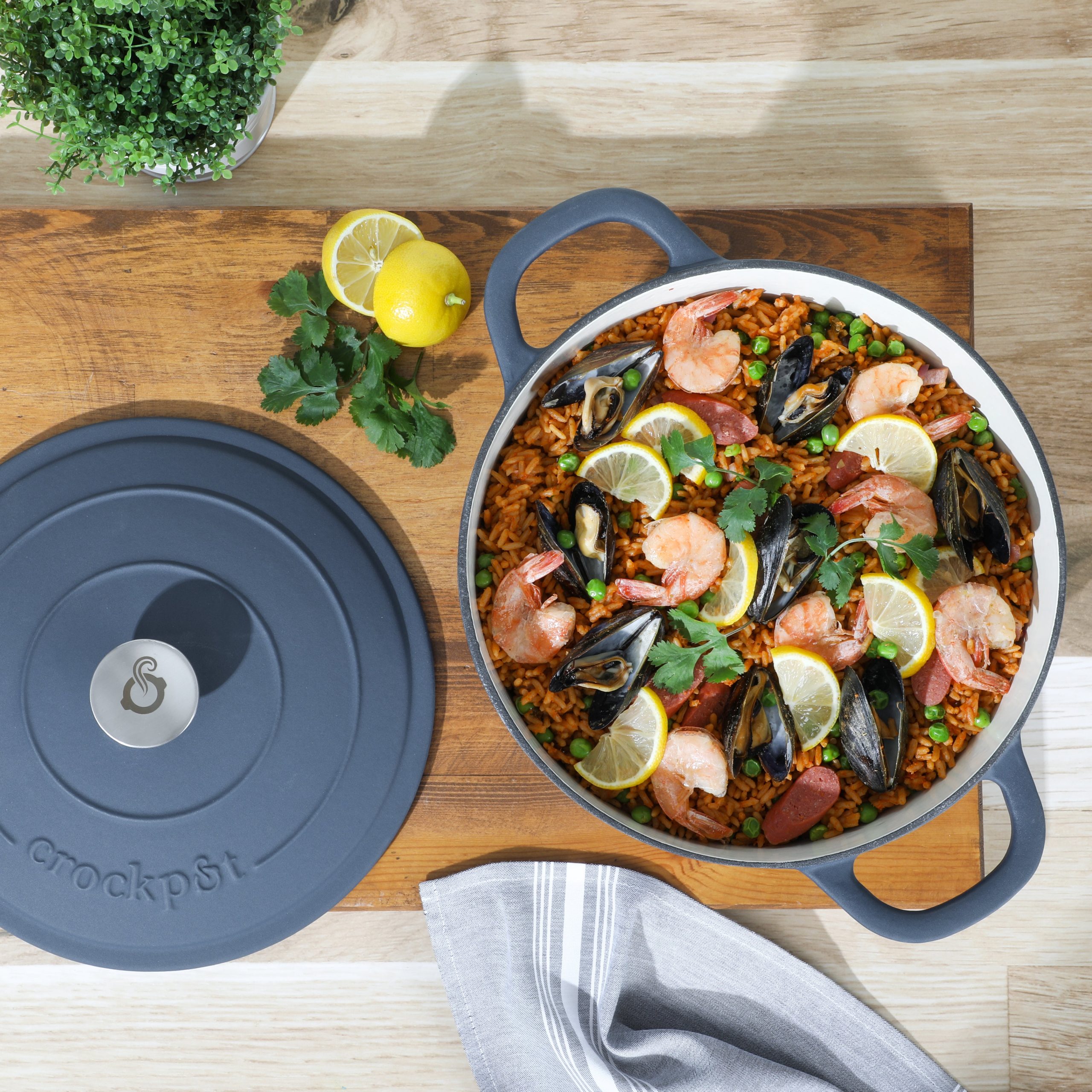 Crock Pot Artisan 7-Quart Round Enameled Cast Iron Dutch Oven - Image 12