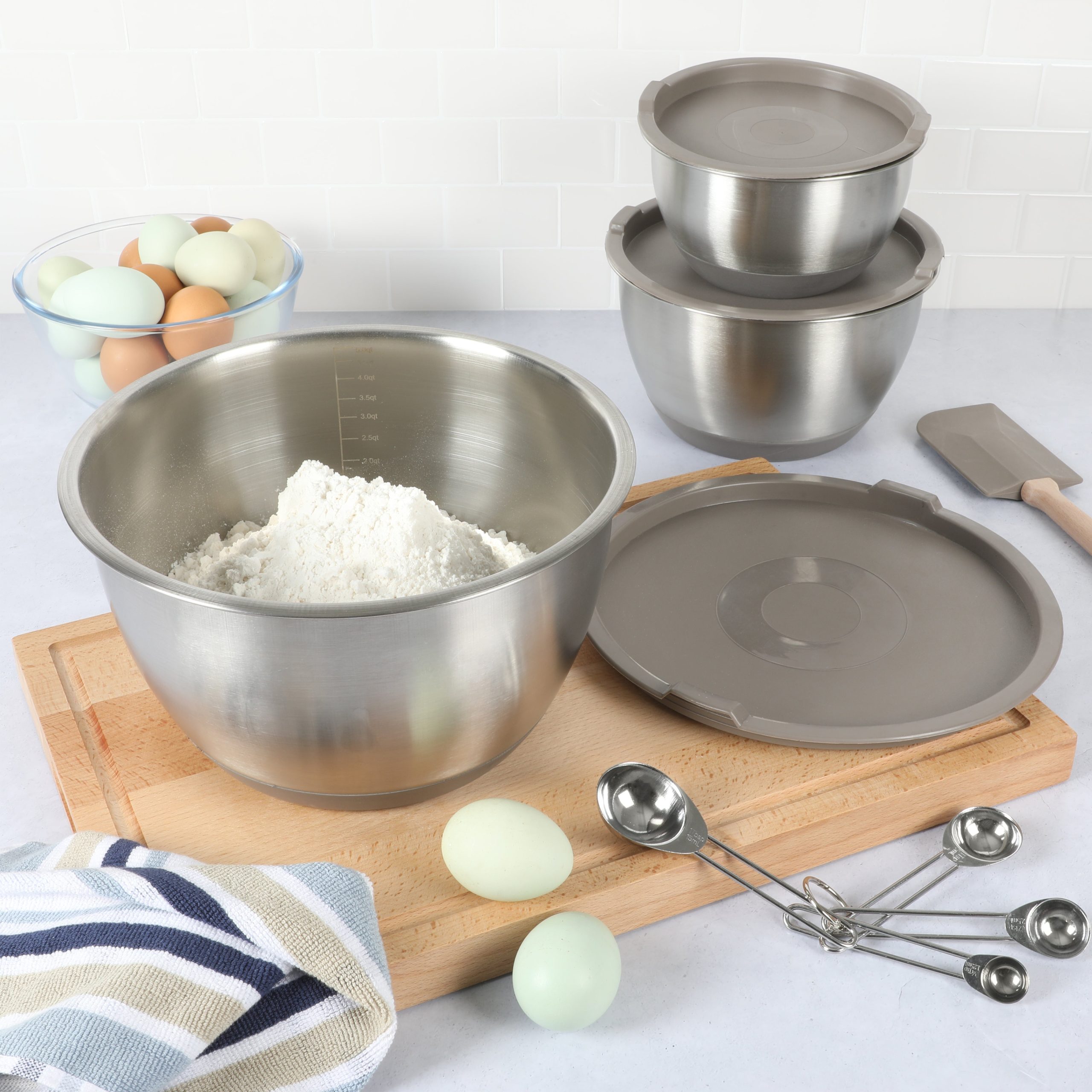 Martha Stewart Rhinewell 6-Piece Mirror Polish Stainless Steel Mixing Bowls w/ Lid and Non-Slip Base - Image 2