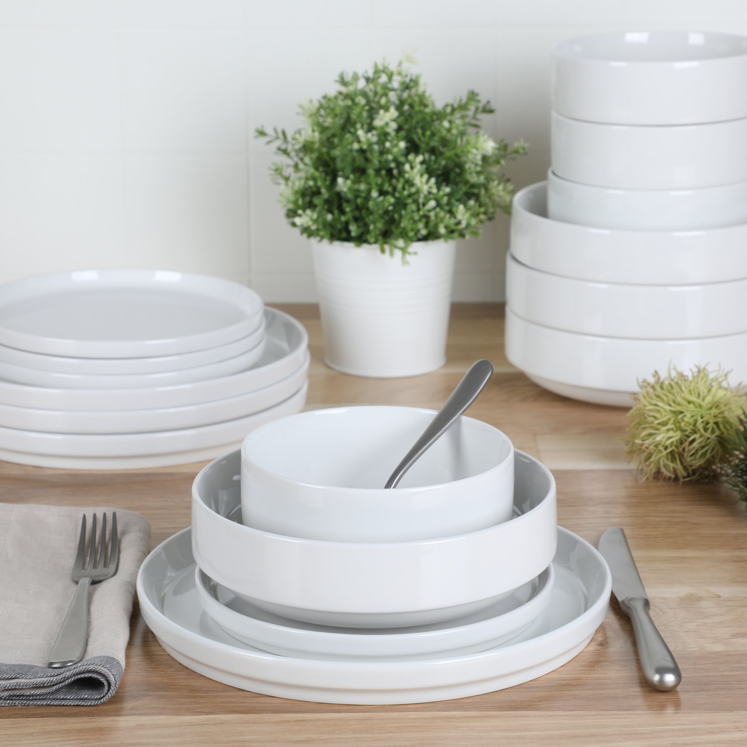 Gibson Home Rothernberg 16 Piece Stackable Porcelain Plates and Bowls Dinnerware Set - Image 4