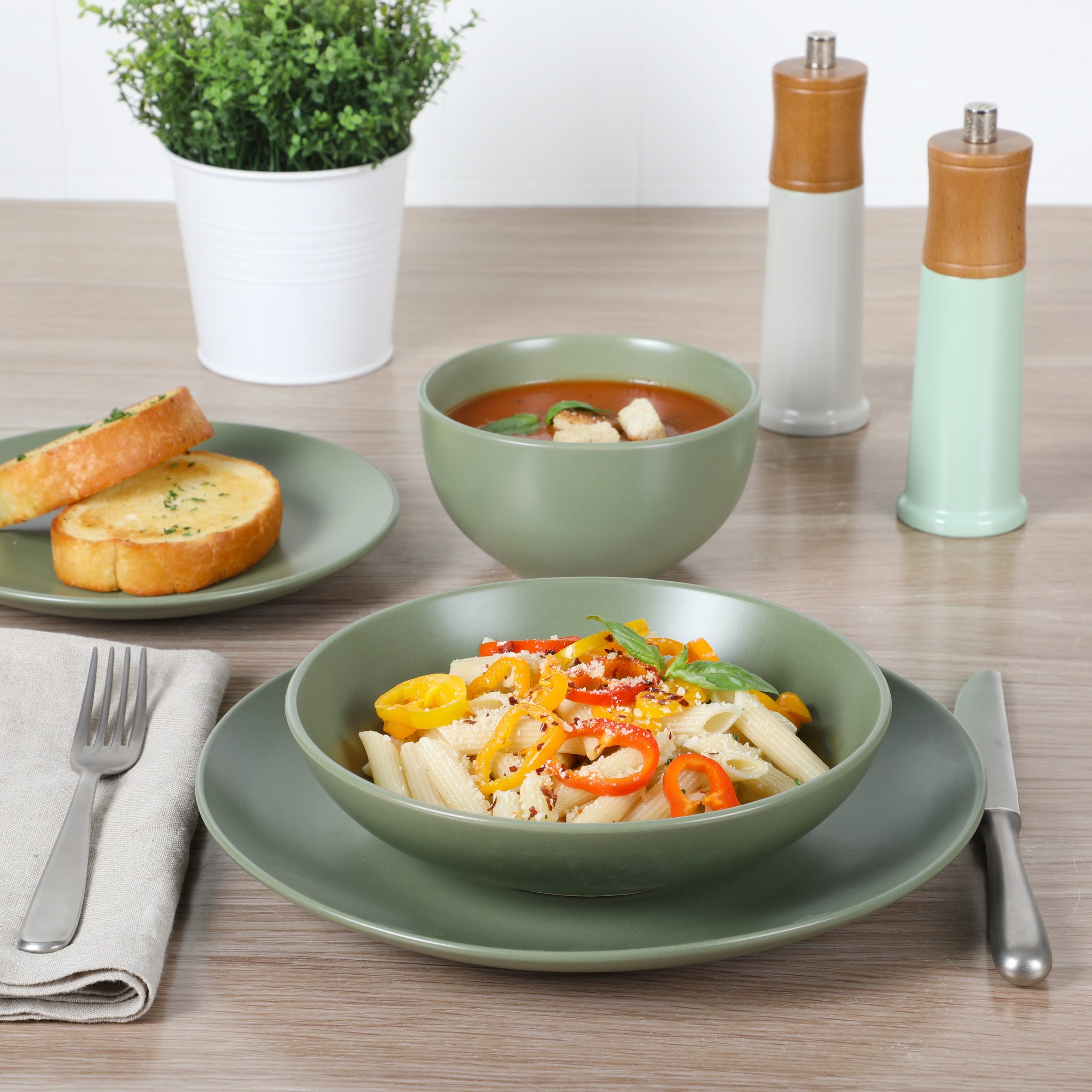 Gibson Home Queenslane 16 Piece Double Bowl Plates and Bowls Dinnerware Set - Image 6
