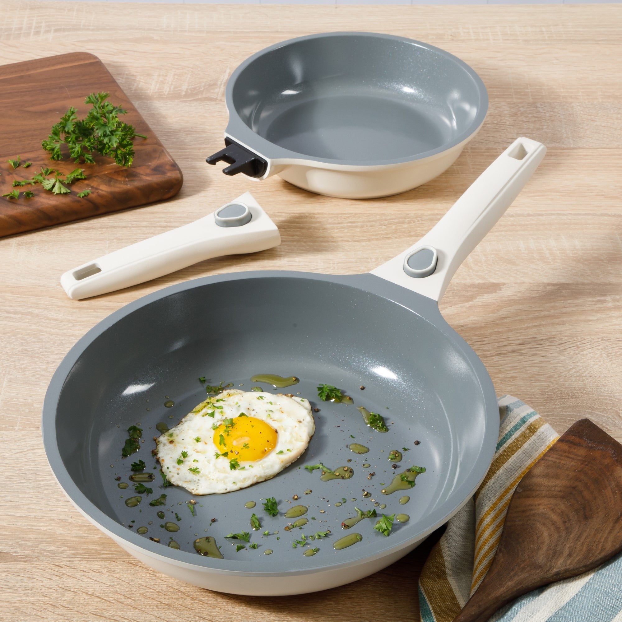 Sur La Table Kitchen Essentias Craft Studio Cast Aluminum Detachable Handle 8 and 10 Inch Fry Pan Set With PFA Free Premium Ceramic Non Stick Removable Handle Skillet Set - Induction Safe -Eggshell White - Image 9