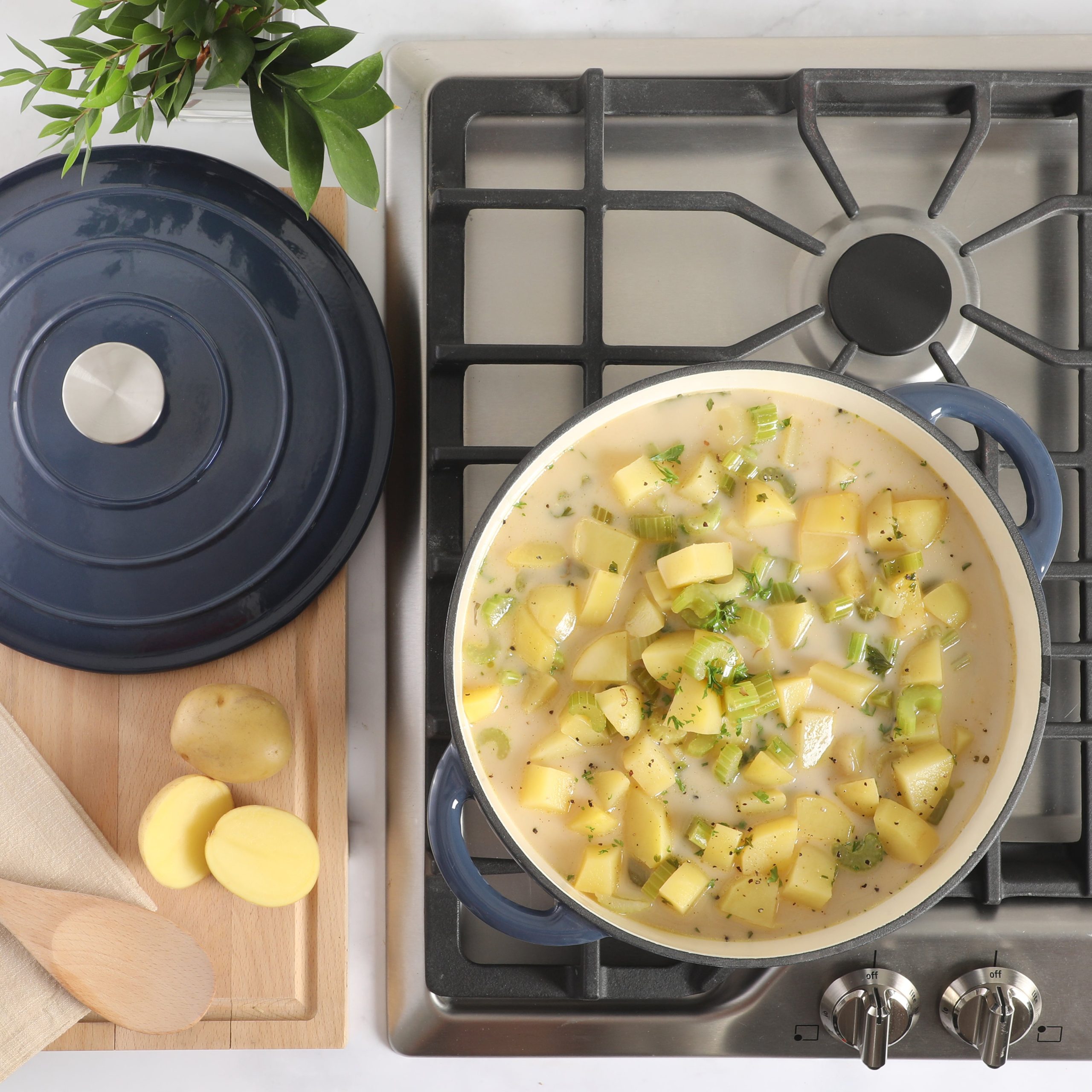 Gibson Home Addlestone 7 Quart Enameled Cast Iron Dutch Oven - Image 6