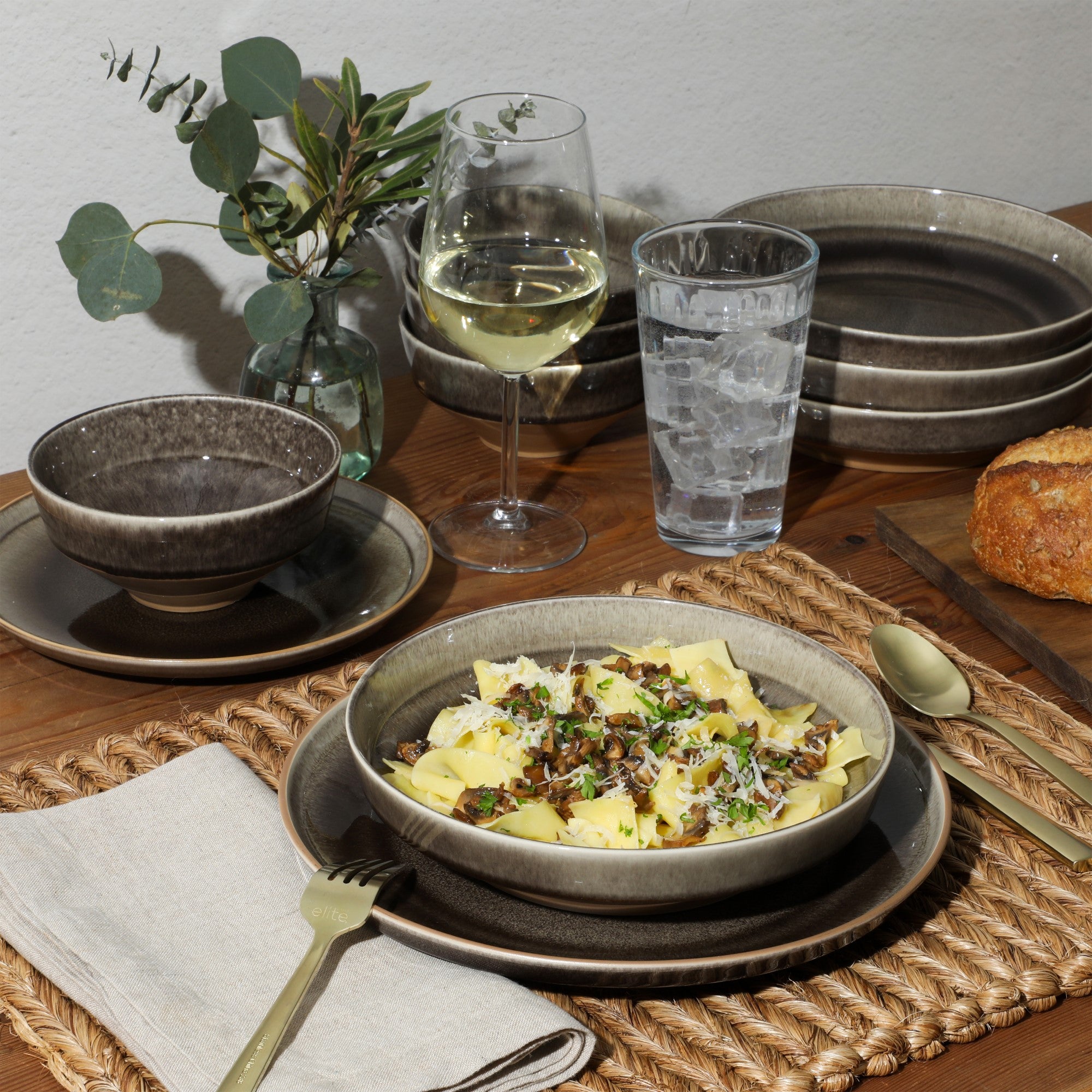 Gibson Elite Hailstone 16 Piece Stonewe Reactive Glaze (Service for 4) Ceramic Plates and Bowls Dinnerware Set - Image 8
