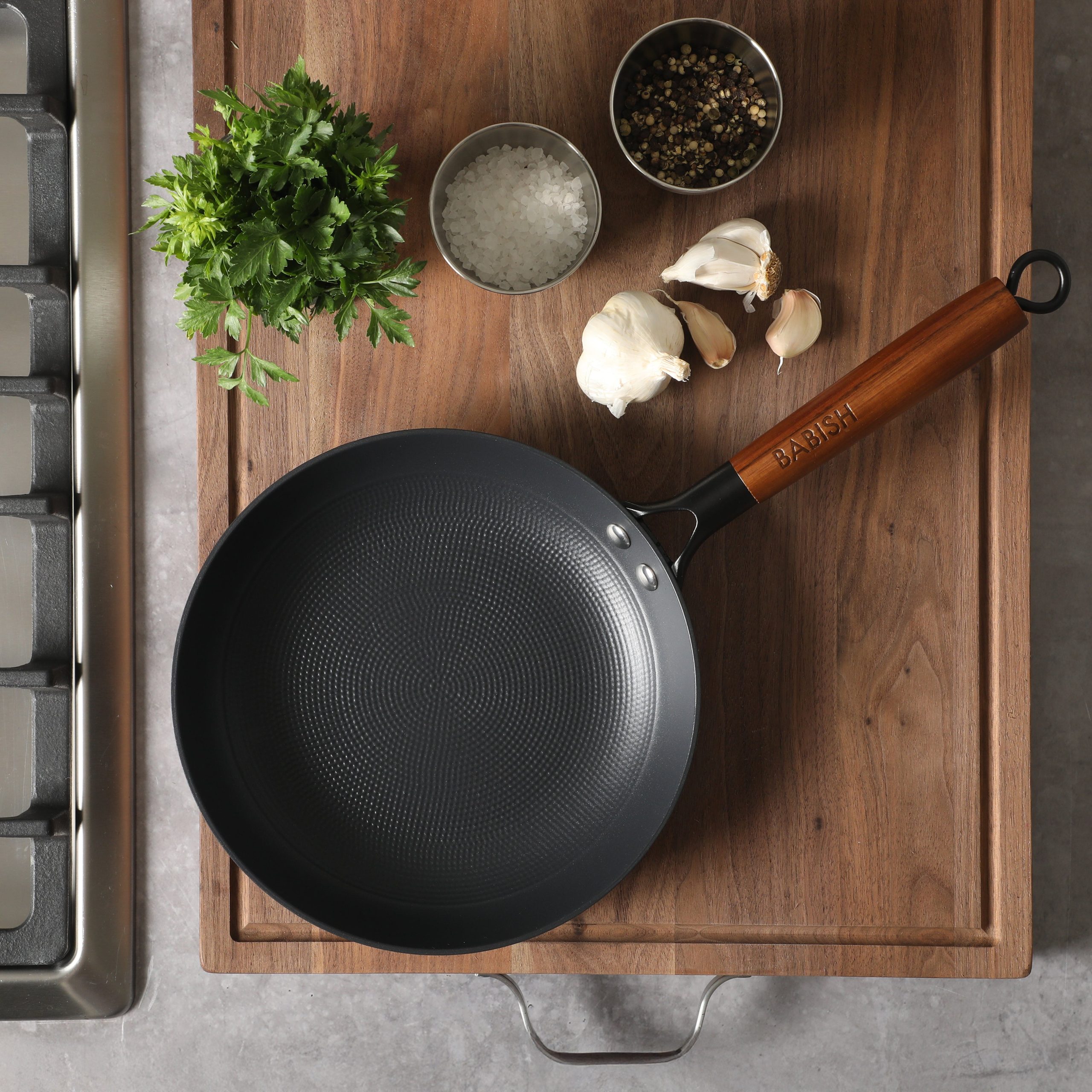 Babish 9.5 Inch/11 Inch Cast Iron Skillet with Wooden Handle, Pre-Seasoned Nonstick Pan with Honeycomb Cooking Surface, Induction Oven Safe Skillet - Image 4