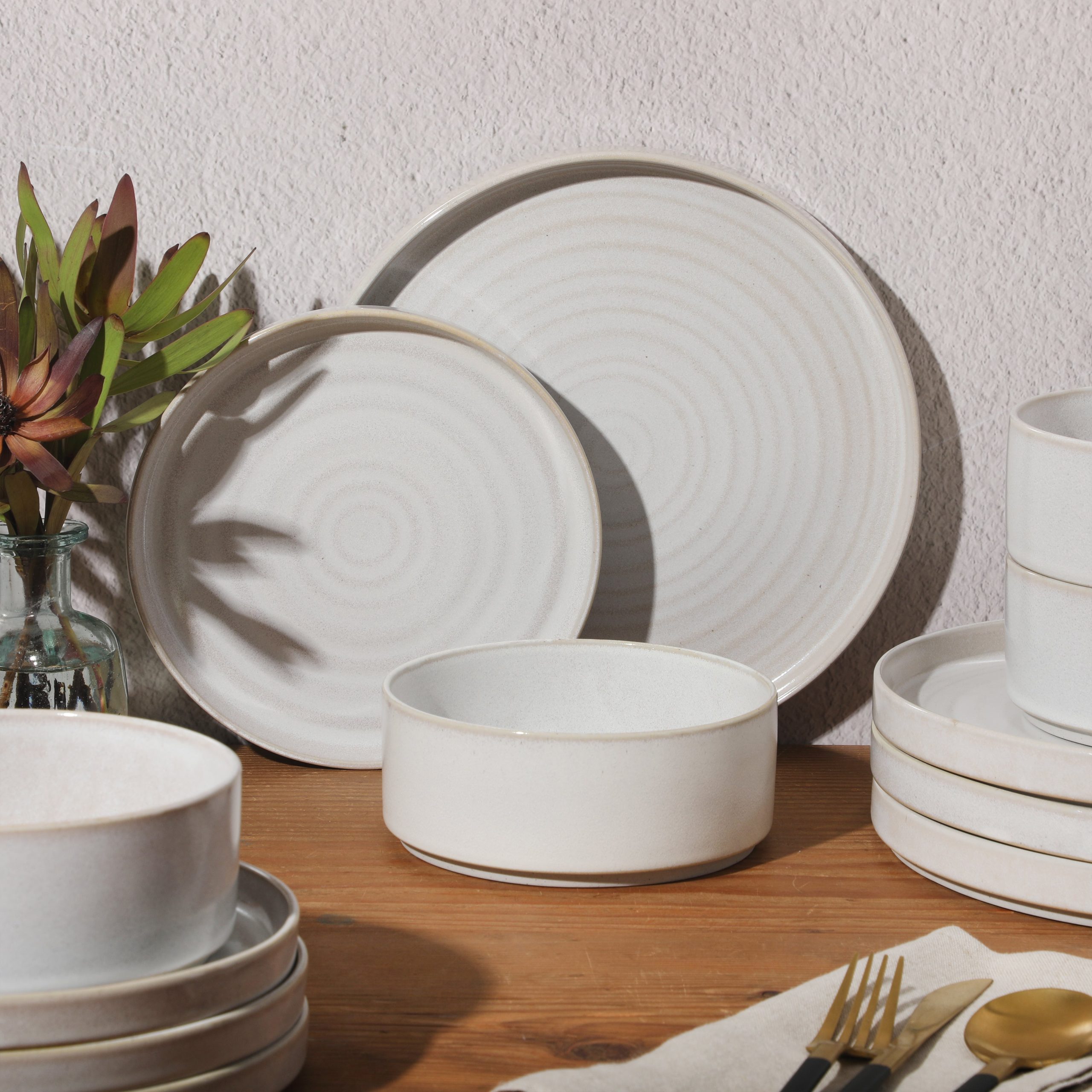 Gibson Elite Echo Bay 12 Piece Porcelain Reactive Glaze (Service for 4) Ceramic Plates and Bowls Modern Stackable Dinnerware Set - Image 5