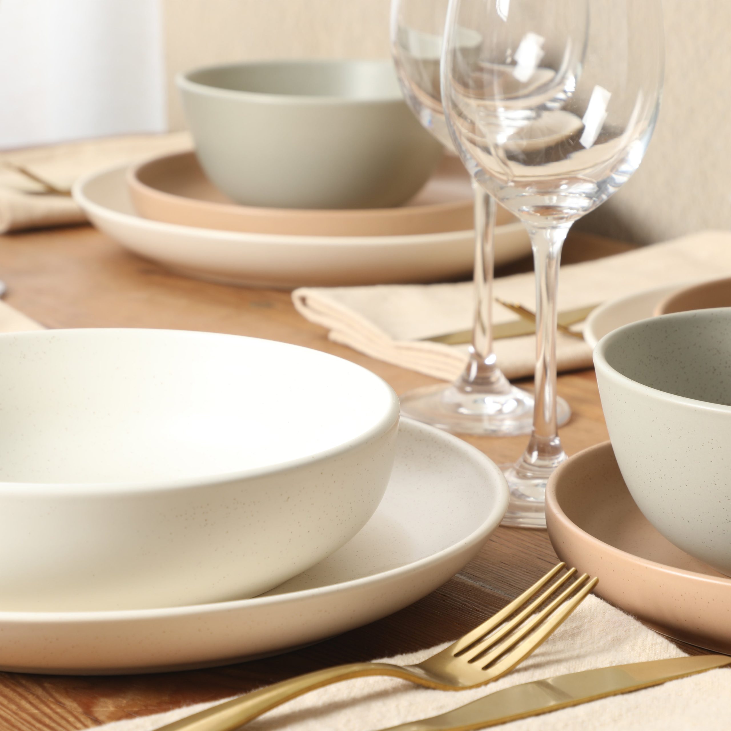 Gibson Elite Leeds Court Plates and Bowls Sets, 16-Piece Stoneware Dinnerware Sets, Round Speckle Reactive Glaze Dish Set, Service for 4 - Image 3
