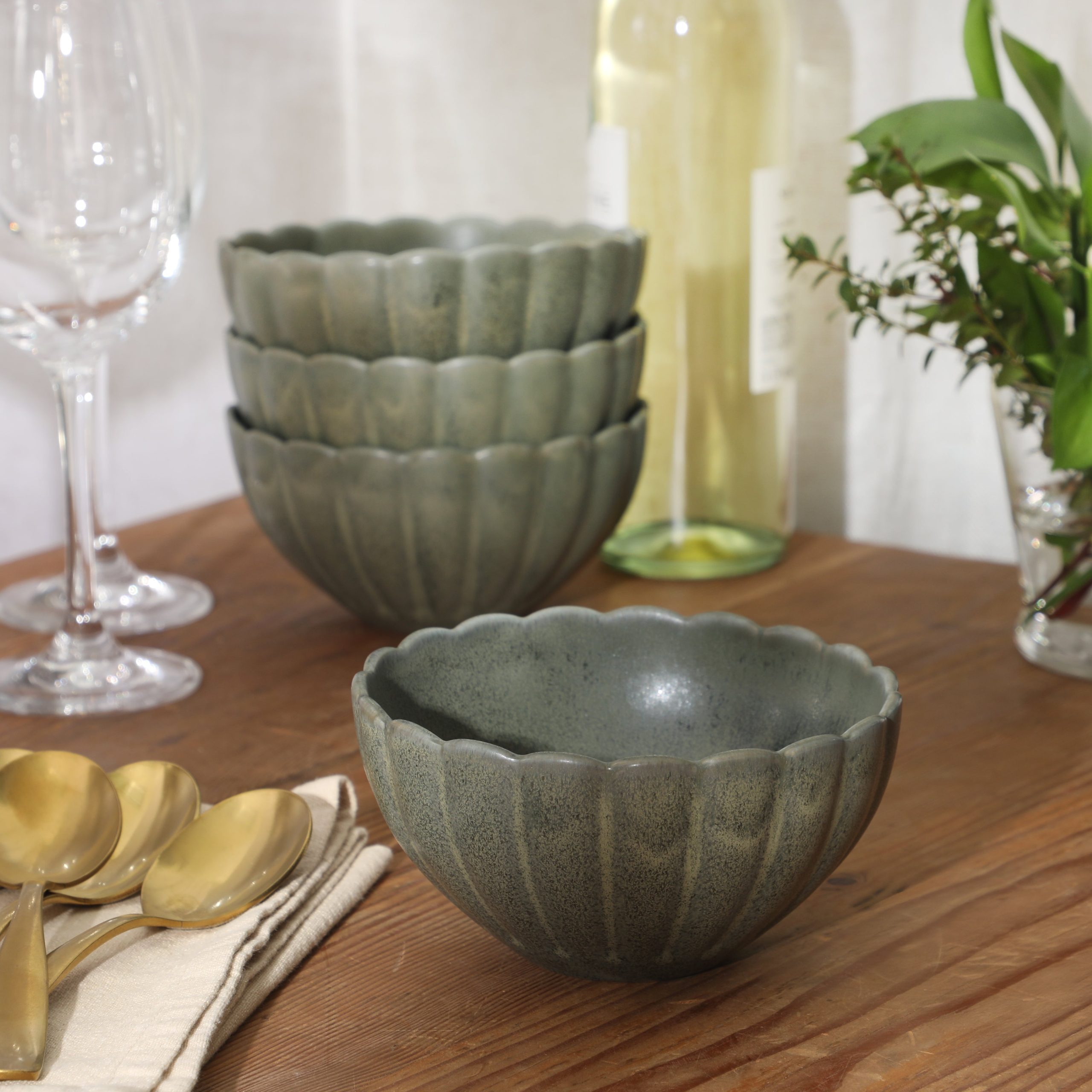 Gibson Elite Bistro Fleur Stoneware Cereal Bowls Set of 4, 5.5-Inch Scalloped Bowls, Fluted Kitchen Bowls for Cereal, Soup, Salad - Image 7