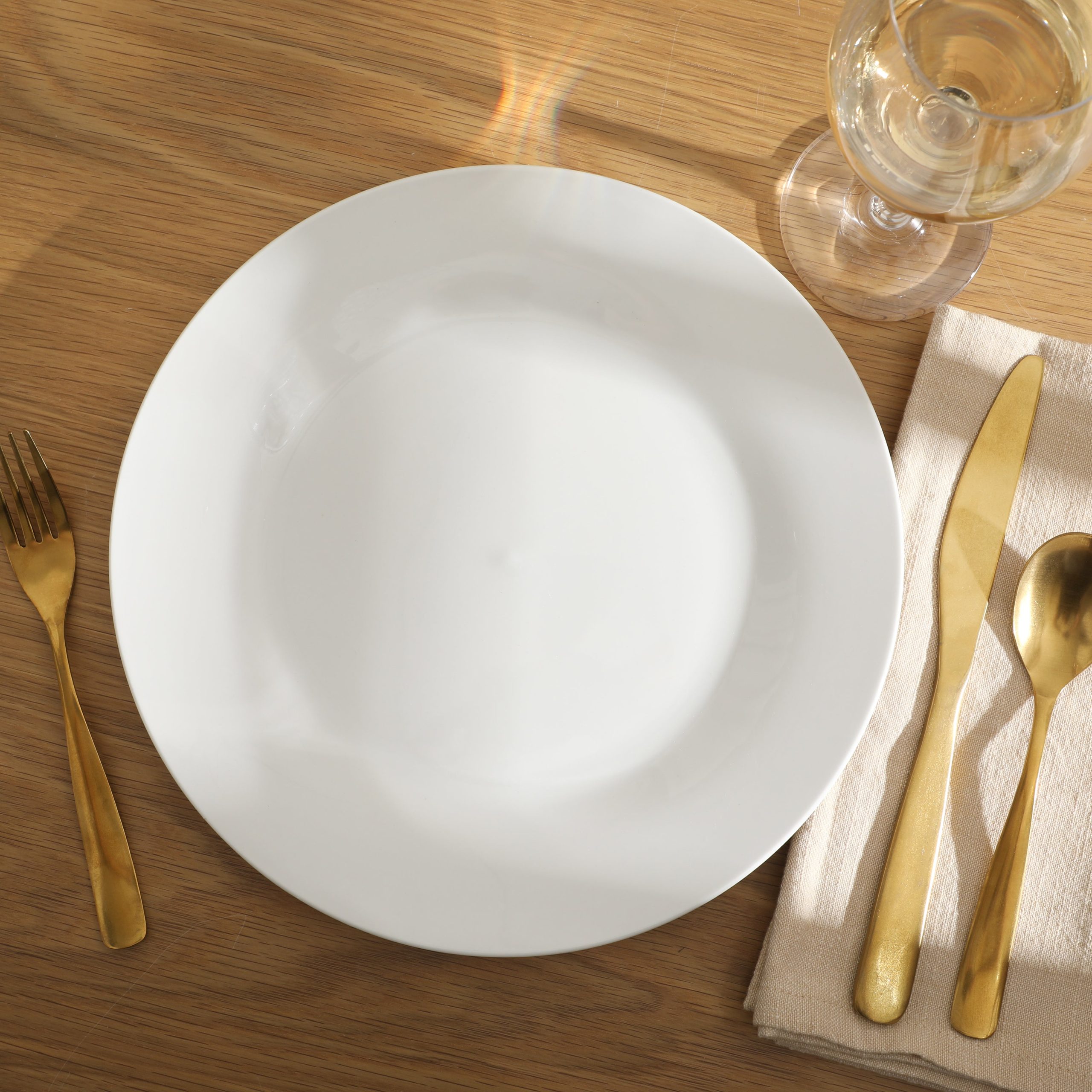 Gibson Home Great Essentials 6-Piece Dinner Plate Set, 10.5 Inch Fine Ceramic Round Plates, Microwave and Dishwasher Safe, White - Image 5