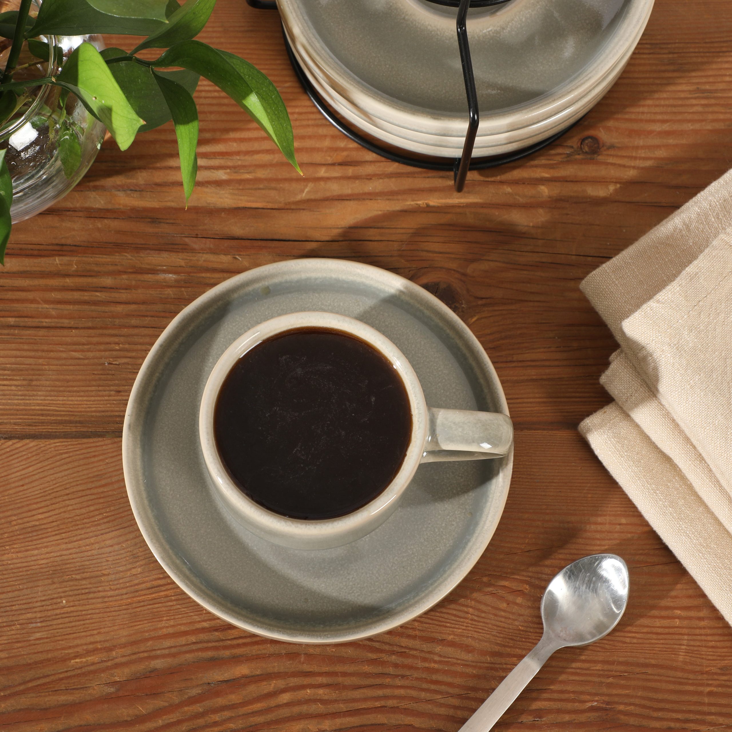 Gibson Elite Sunrise Hills 9-Piece Stackable Stoneware Cup and Saucer Set with Metal Rack, 6 oz, Service for 4, Dishwasher Safe - Image 3
