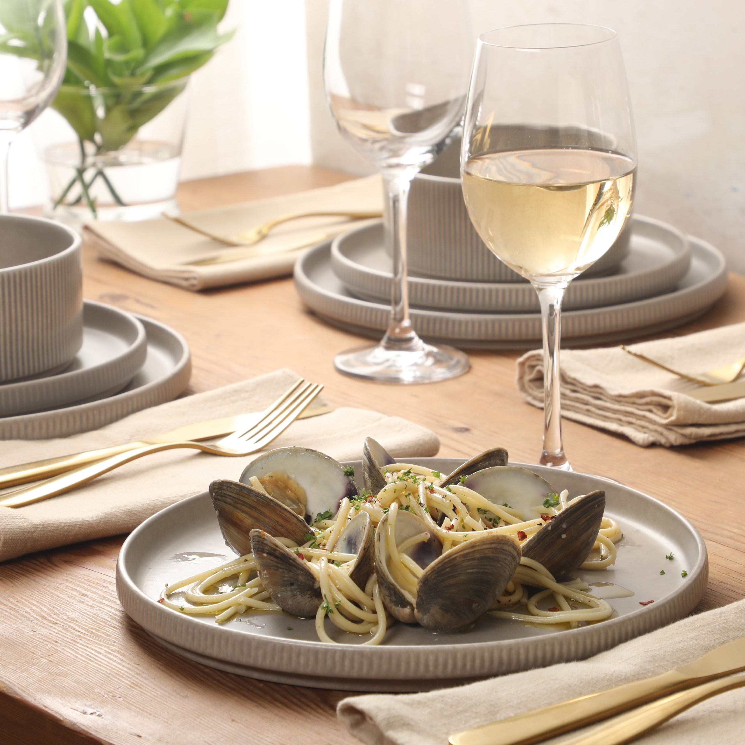 Gibson Elite Avant-Garde 12 Piece Stoneware Dinnerware Set for 4, Plates and Bowls Set with Reactive Glaze, Dinner Plates, Salad Plates, Bowls - Image 5