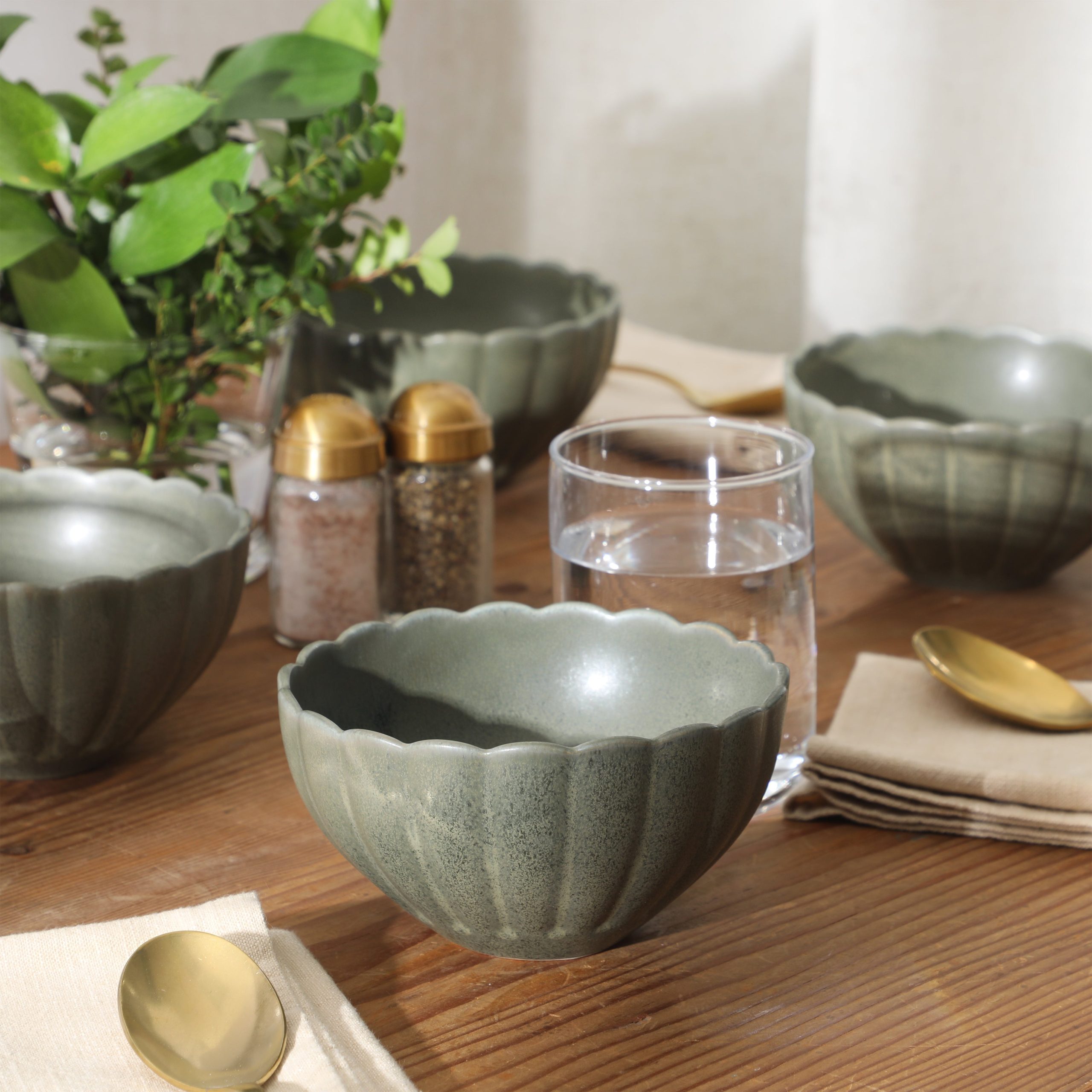 Gibson Elite Bistro Fleur Stoneware Cereal Bowls Set of 4, 5.5-Inch Scalloped Bowls, Fluted Kitchen Bowls for Cereal, Soup, Salad - Image 11