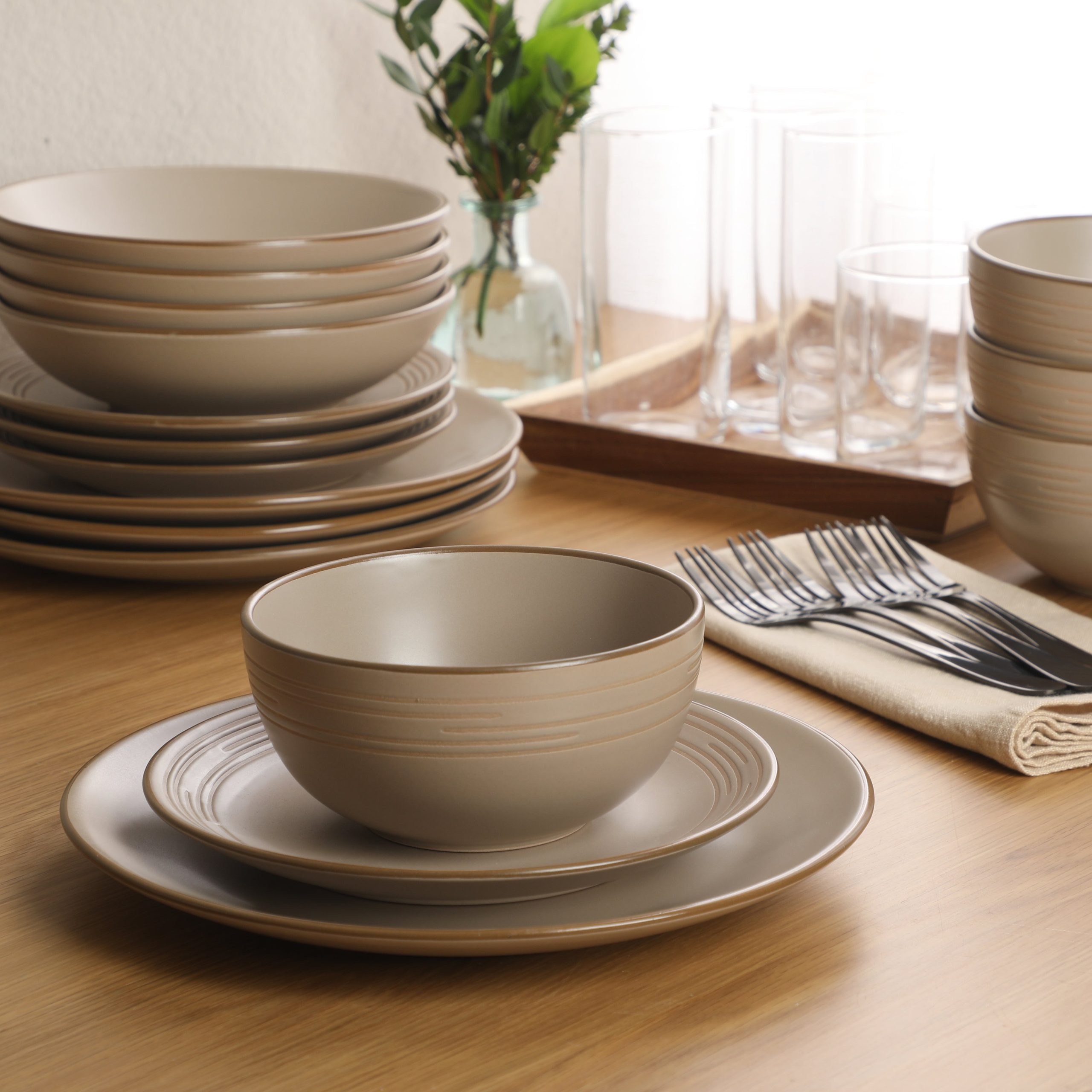 Gibson Home Chiswick House 16-Piece Stoneware Dinnerware Set, Round Plates and Bowls Set for 4, White with Wax Relief Embossed Rim Detail, Dishwasher Safe – Dinner Plate, Salad Plate & Cereal Bowl - Image 10