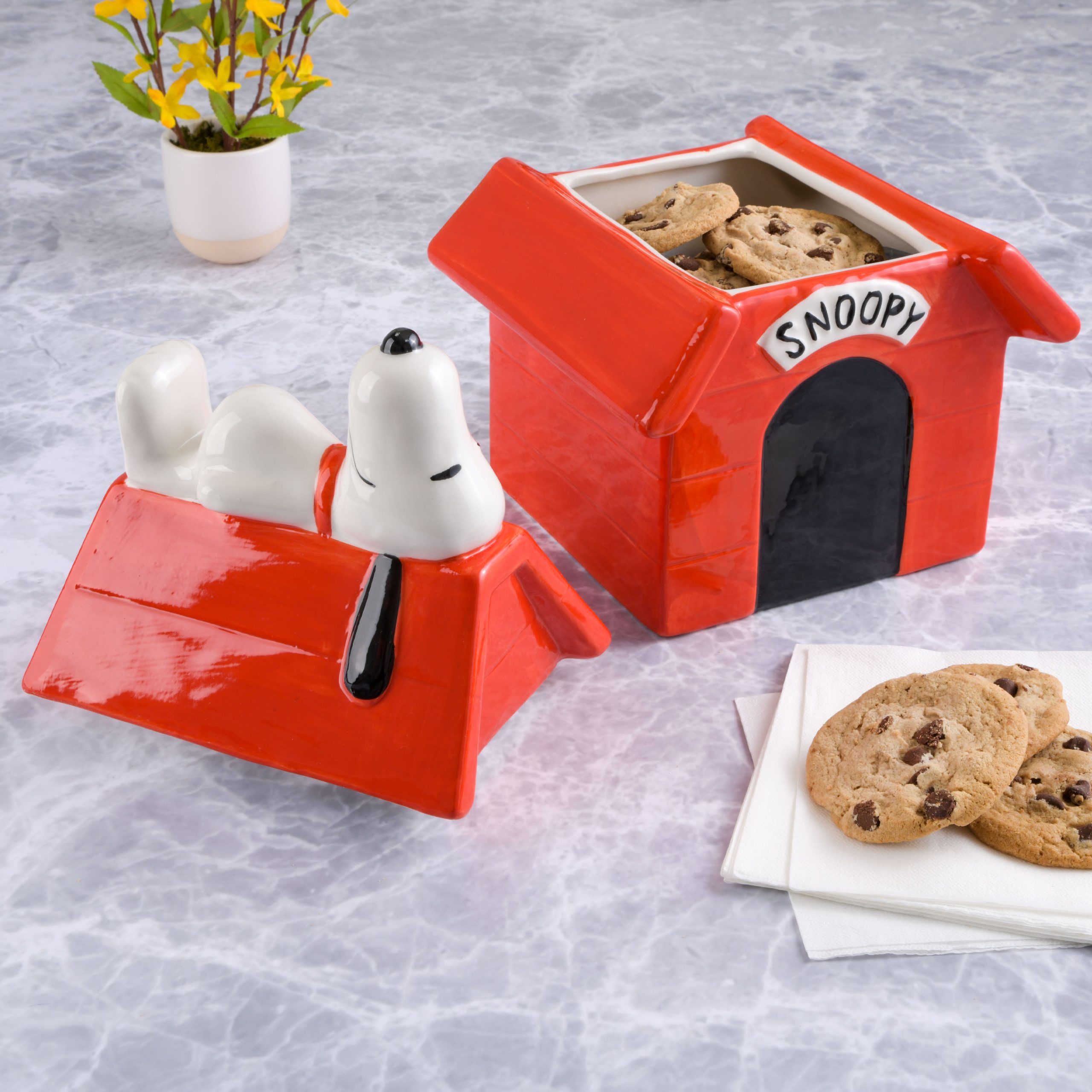 Peanuts Classic Snoopy Doghouse 11" Ceramic Cookie Jar w/ Fitted Lid - Image 2