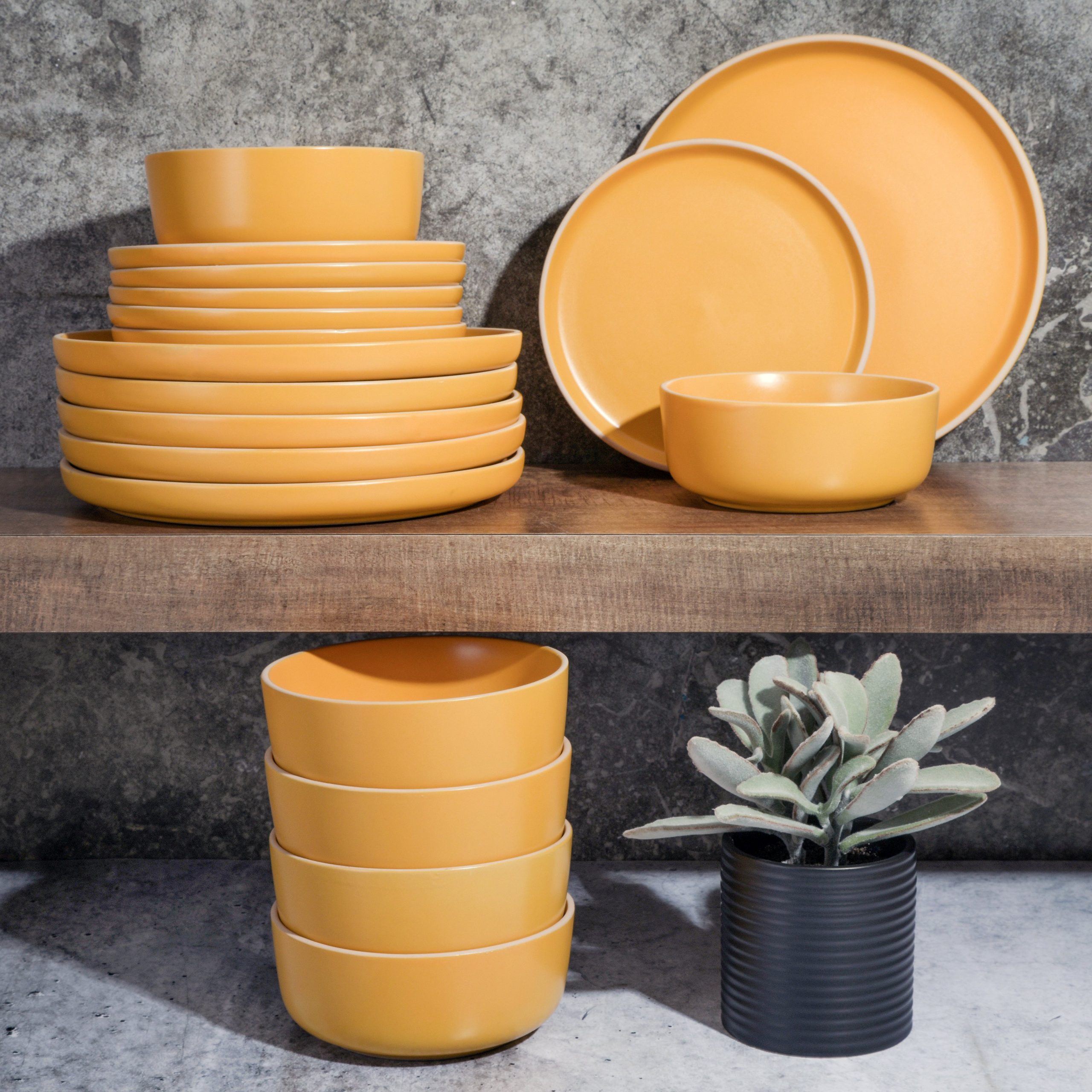Gibson Home Zuma 18-Piece Stoneware Dinnerware Set - Image 4